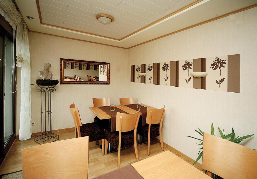 Garni Haus Weiskopf Hotel Трир Екстериор снимка